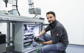 Universal Robots cobots are can now use SRCI, a standard interface between PLCs and robots.