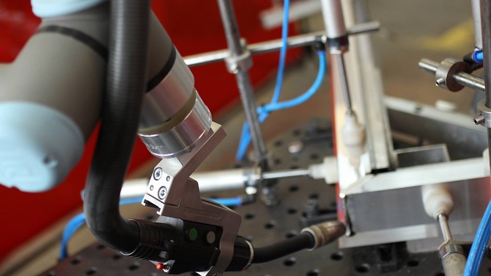 UR cobot welding