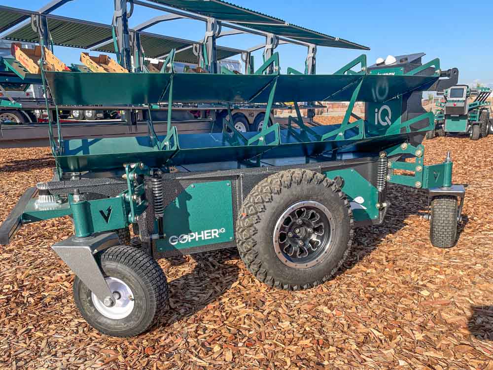 side view of the vinergy gopher IQ autonomous mobile robot.